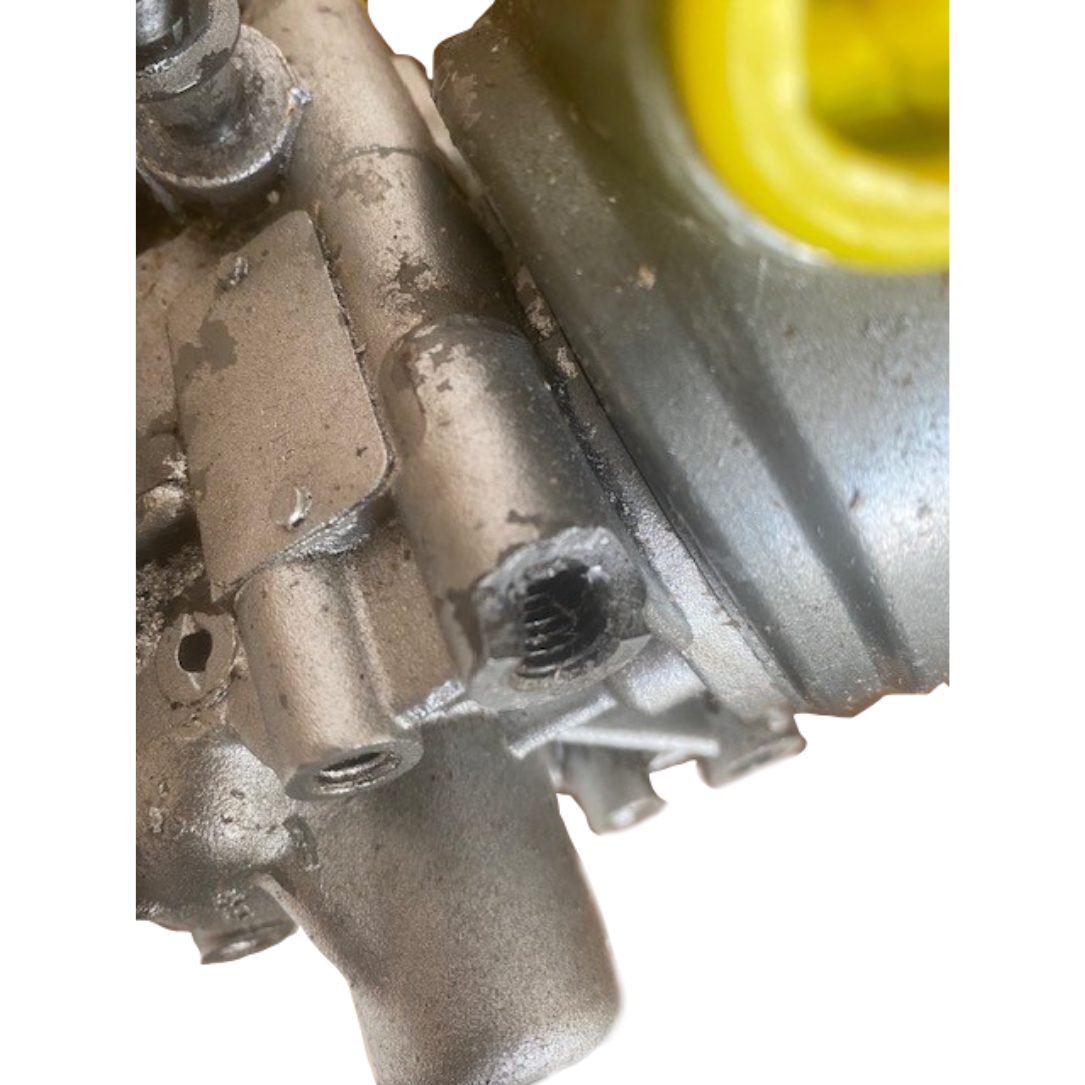 Hydraulikpumpe mit beschädigtem Gehäuse – keine Pfanderstattung